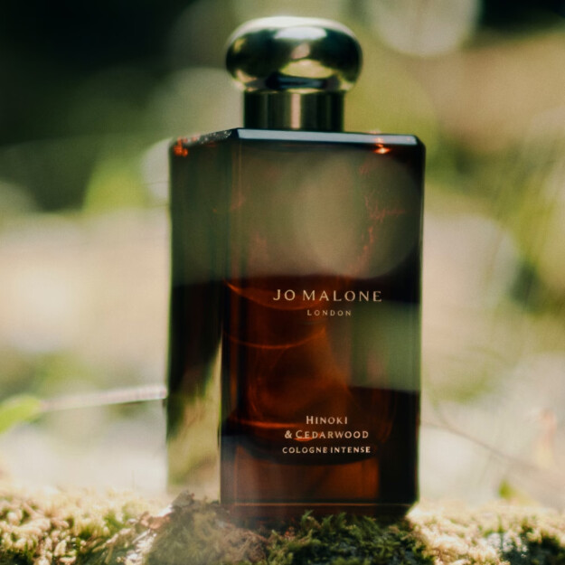 eau de cologne intense hinoki bois de cèdre